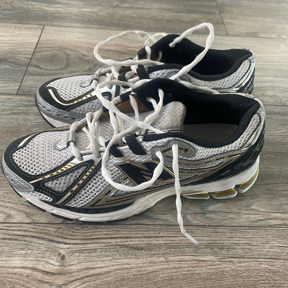New Balance sneakers 1906r